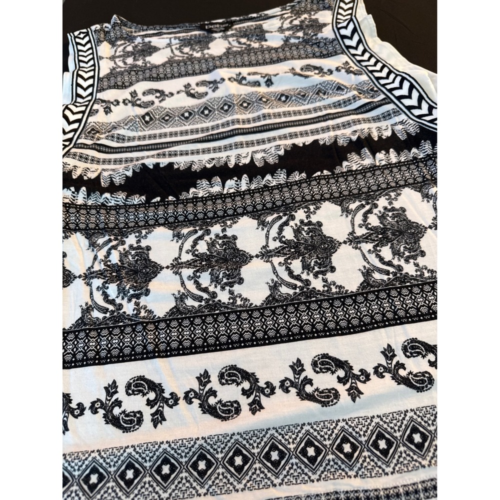 Bebe Womens Sleeveless Mixed Print Blouse Black White Paisley Chevron Small NEW - Picture 10 of 16